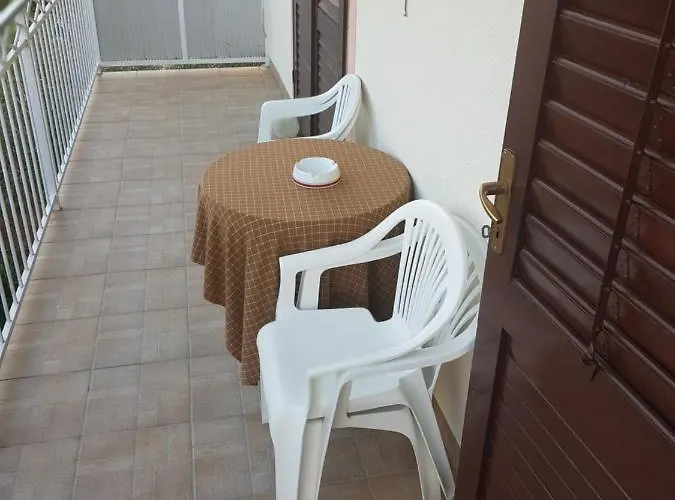 Celine & Fabienne * Brodarica (Sibenik-Knin)